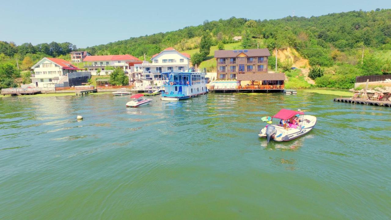 Hotel Mustaciosul Dunarii Ieşelniţa Exterior foto