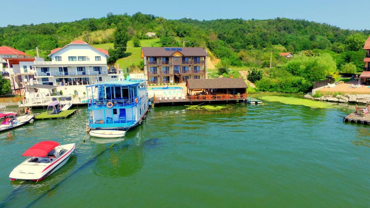Hotel Mustaciosul Dunarii Ieşelniţa Exterior foto