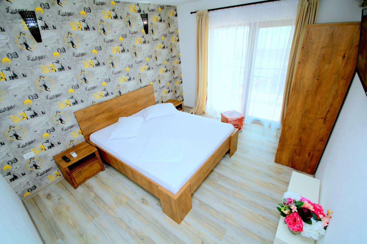 Hotel Mustaciosul Dunarii Ieşelniţa Exterior foto